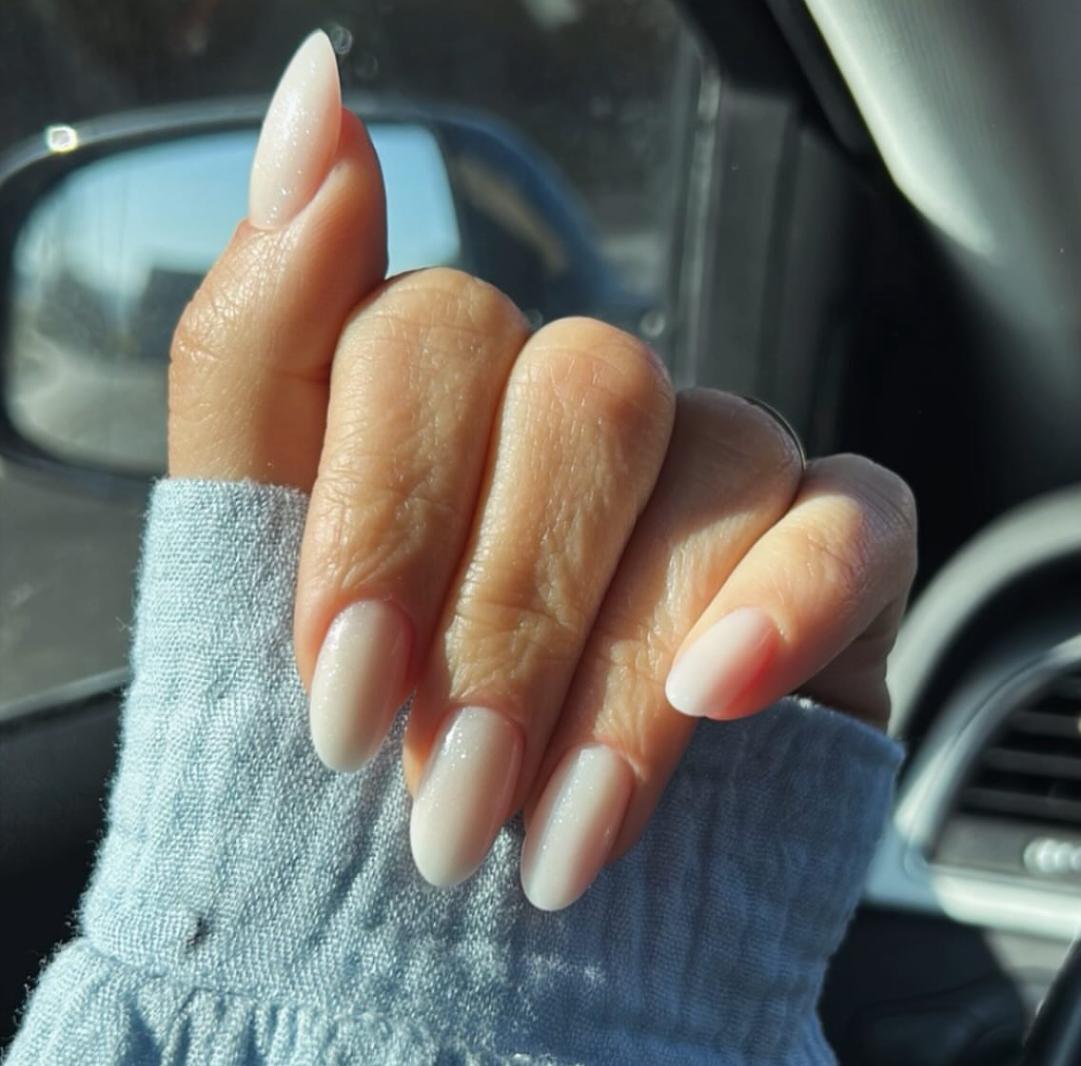 Nageldesign: nude nageldesign mandelform tageslicht aus Kategorie twinkle-desing